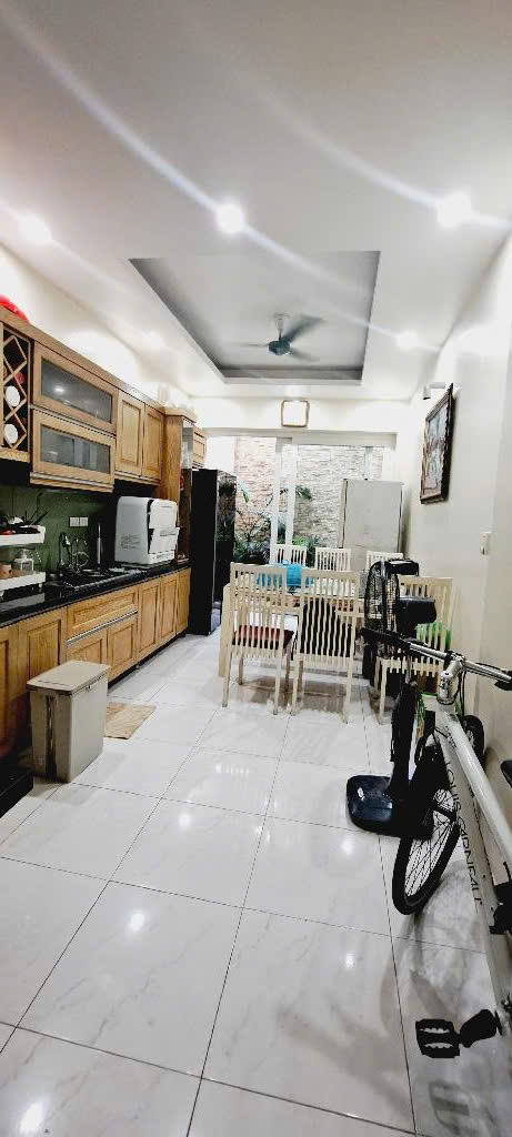 CHỦ CẦN BÁN GẤP NHÀ PHỐ LÊ DUẨN 53.3/56M X 4 TẦNG CHỈ CÒN 8.8 TỶ - NHÀ ĐẸP 2 MẶT THOÁNG - SỔ ĐỎ VUÔNG VẮN, NỞ HẬU NHẸ - CÁCH CÔNG VIÊN THỐNG NHẤT 300M  